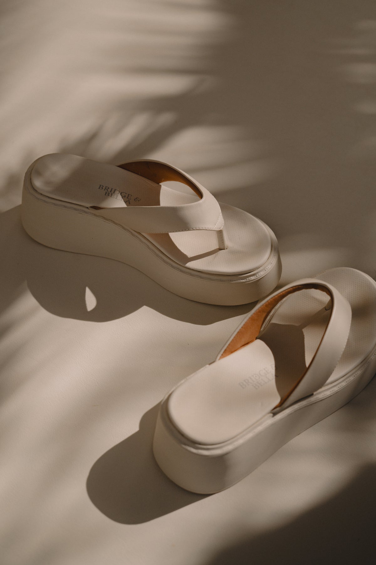 Gwen Slides - Ivory