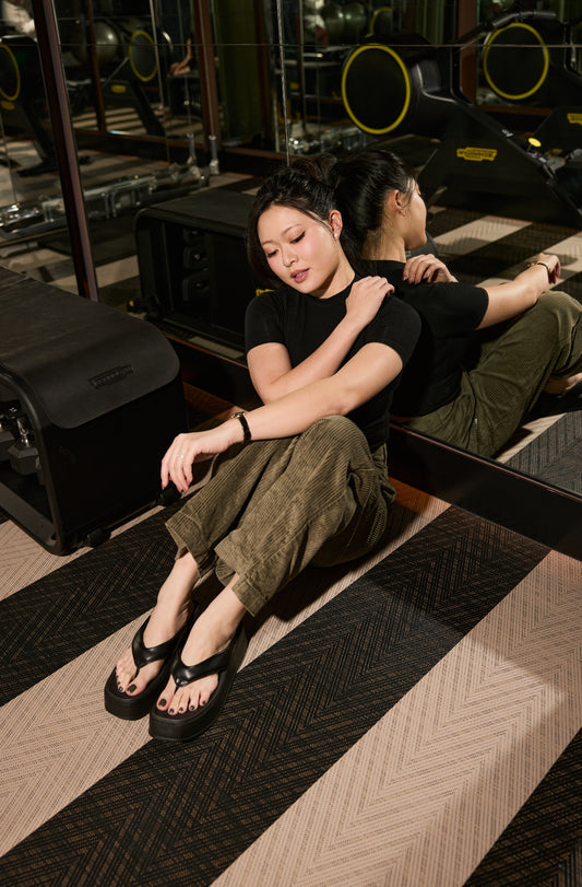 Gwen Slides - Black
