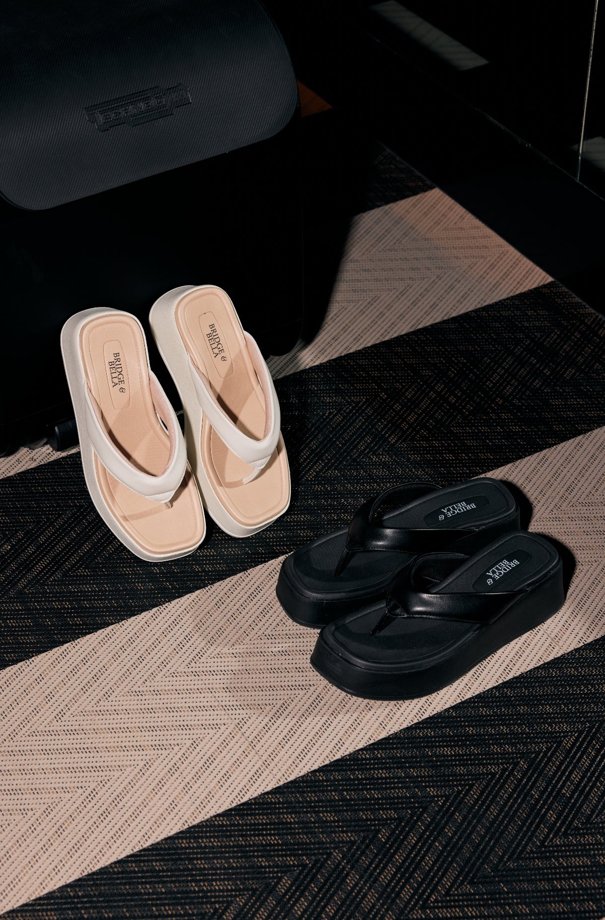 Gwen Slides - Black