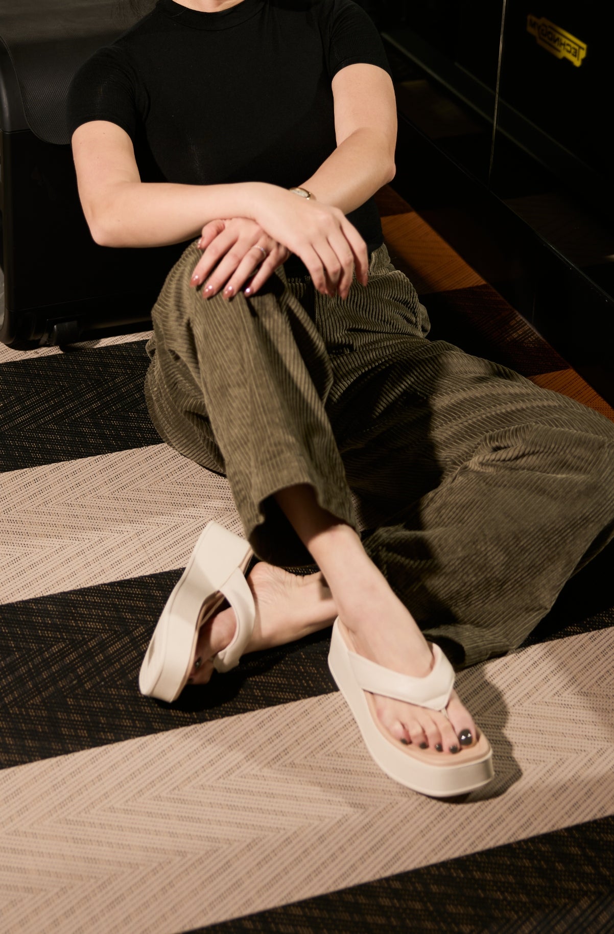 Gwen Slides - Ivory