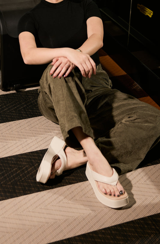 Gwen Slides - Ivory